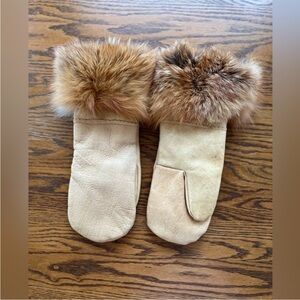 Buckskin gloves. Real fur